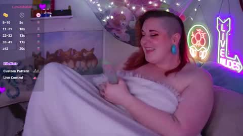 Snapshot of opalreigning chatting on January 3, 11:57 am Opal online show from January 3, 11:57 am