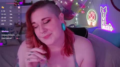 Snapshot of opalreigning chatting on January 4, 10:05 am Opal online show from January 4, 10:05 am