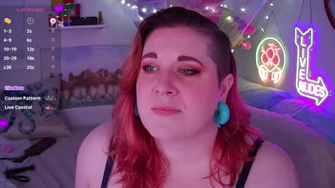 Snapshot of opalreigning chatting on February 13, 8:27 am Opal online show from February 13, 8:27 am