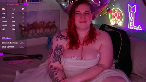 Snapshot of opalreigning chatting on October 5, 7:50 am Opal online show from October 5, 7:50 am