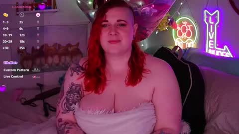 Snapshot of opalreigning chatting on October 31, 8:26 am Opal online show from October 31, 8:26 am