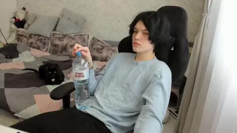 Bella and John online show from February 6, 10:40 am