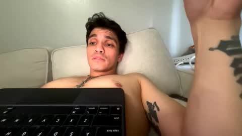 Snapshot of orlando702 chatting on October 20, 12:22 am orlando702 online show from October 20, 12:22 am