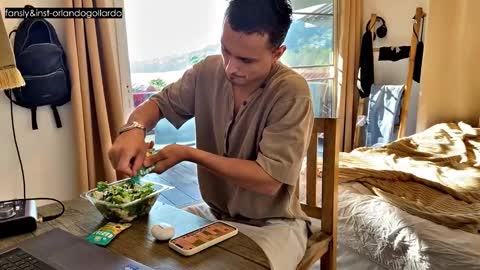 Snapshot of orlando__bloom chatting on December 3, 9:18 am Fansly and Instagram - online show from December 3, 9:18 am