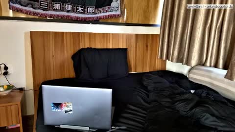 Fansly and Instagram -  online show from March 29, 5:51 am