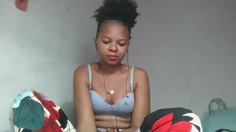 Snapshot of ornellahhh chatting on October 4, 3:48 am ornellahhh online show from October 4, 3:48 am