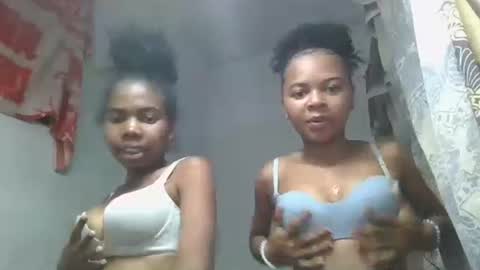 Snapshot of ornellahhh chatting on October 8, 9:23 pm ornellahhh online show from October 8, 9:23 pm