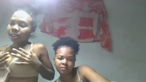 Snapshot of ornellahhh chatting on October 9, 10:19 pm ornellahhh online show from October 9, 10:19 pm