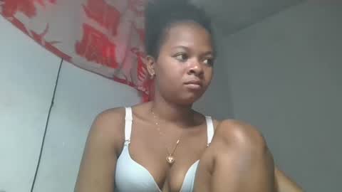 Snapshot of ornellahhh chatting on October 13, 10:15 am ornellahhh online show from October 13, 10:15 am