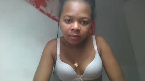Snapshot of ornellahhh chatting on October 13, 10:32 pm ornellahhh online show from October 13, 10:32 pm
