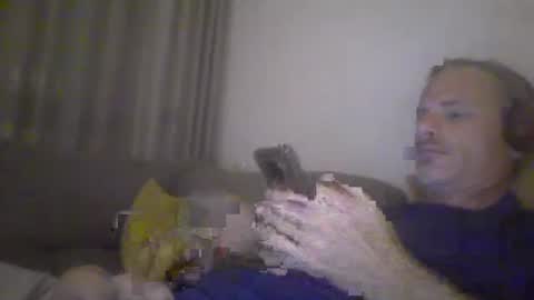 Snapshot of orwel09 chatting on December 2, 12:52 am orwel09 online show from December 2, 12:52 am