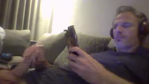 Snapshot of orwel09 chatting on December 8, 11:51 pm orwel09 online show from December 8, 11:51 pm