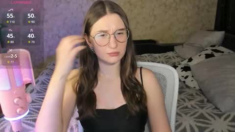 Snapshot of oskar_fucker chatting on November 17, 4:13 pm Leliana online show from November 17, 4:13 pm