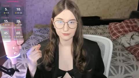 Snapshot of oskar_fucker chatting on December 15, 4:17 am Leliana online show from December 15, 4:17 am