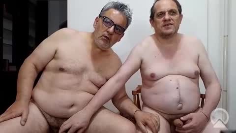 Snapshot of osoandcub chatting on November 11, 9:37 pm Osoandcub online show from November 11, 9:37 pm