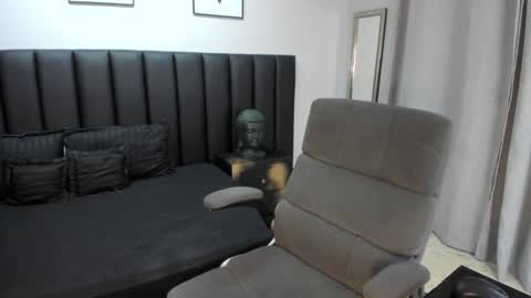 Snapshot of osoriomariaf chatting on March 7, 9:07 am Maria online show from March 7, 9:07 am