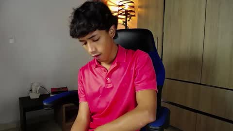 Snapshot of ostin_18hot chatting on December 28, 2:43 am ostin 18hot online show from December 28, 2:43 am