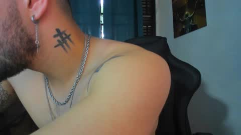 Snapshot of ostin_big09 chatting on December 17, 8:43 pm Instagram ostin big09--------- online show from December 17, 8:43 pm