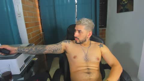 Snapshot of ostin_big09 chatting on December 18, 8:36 pm Instagram ostin big09--------- online show from December 18, 8:36 pm