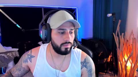 Snapshot of ostin_big21 chatting on March 5, 2:40 am ostin big21 online show from March 5, 2:40 am