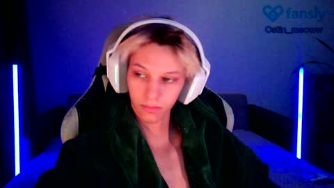Snapshot of ostin_meoww chatting on February 3, 12:47 pm Ostin online show from February 3, 12:47 pm