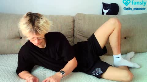 Snapshot of ostin_meoww chatting on March 7, 7:41 am Ostin online show from March 7, 7:41 am