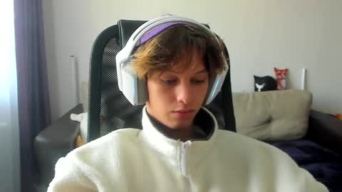 Snapshot of ostin_meoww chatting on September 9, 8:03 am Ostin online show from September 9, 8:03 am