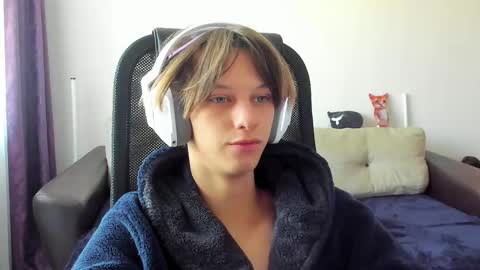 Snapshot of ostin_meoww chatting on October 26, 6:30 am Ostin online show from October 26, 6:30 am