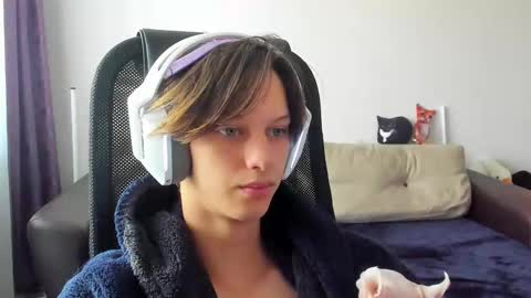 Snapshot of ostin_meoww chatting on October 29, 7:21 am Ostin online show from October 29, 7:21 am