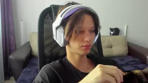 Snapshot of ostin_meoww chatting on November 14, 6:34 am Ostin online show from November 14, 6:34 am