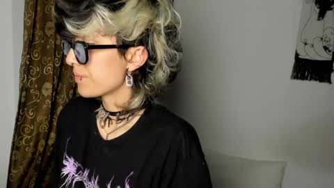 Snapshot of ottoyan_ chatting on December 20, 10:54 pm Otto 3 online show from December 20, 10:54 pm