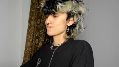 Snapshot of ottoyan_ chatting on December 27, 4:15 am Otto 3 online show from December 27, 4:15 am