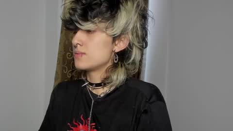 Snapshot of ottoyan_ chatting on January 17, 10:23 pm Otto 3 online show from January 17, 10:23 pm