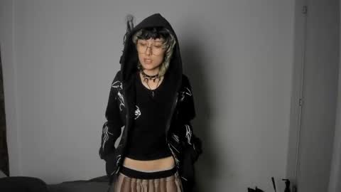 Snapshot of ottoyan_ chatting on February 17, 12:43 am Otto 3 online show from February 17, 12:43 am