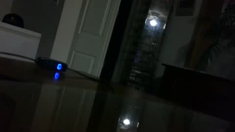 Snapshot of ouiostie chatting on December 6, 5:31 am Vraiment la online show from December 6, 5:31 am