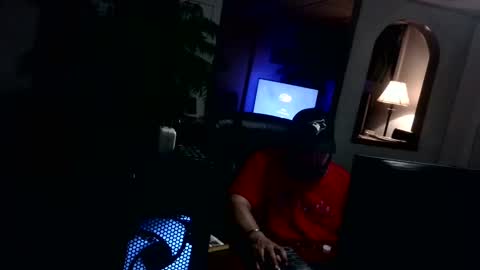 Snapshot of ouiostie chatting on December 29, 1:06 pm Vraiment la online show from December 29, 1:06 pm