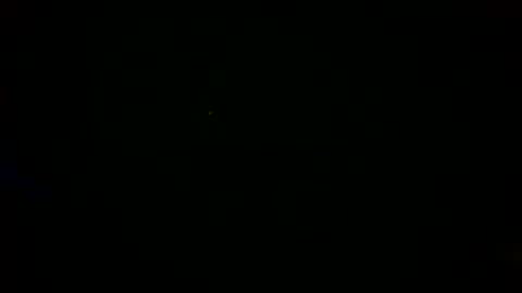 Snapshot of ouiostie chatting on October 7, 7:05 am Vraiment la online show from October 7, 7:05 am