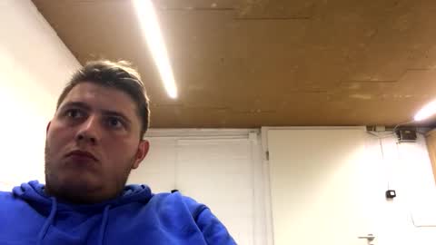 Snapshot of outflayd chatting on October 24, 9:55 pm outflayd online show from October 24, 9:55 pm