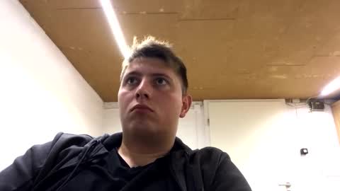 Snapshot of outflayd chatting on October 28, 12:03 am outflayd online show from October 28, 12:03 am