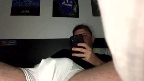 Snapshot of outflayd chatting on October 29, 1:41 am outflayd online show from October 29, 1:41 am