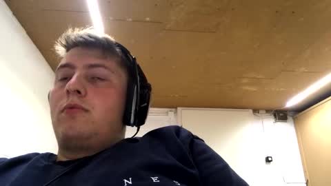 Snapshot of outflayd chatting on October 30, 11:49 pm outflayd online show from October 30, 11:49 pm