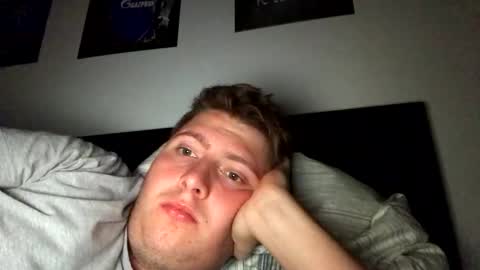 Snapshot of outflayd chatting on November 2, 11:51 pm outflayd online show from November 2, 11:51 pm