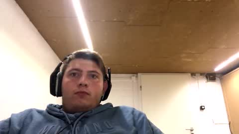 Snapshot of outflayd chatting on November 5, 10:15 am outflayd online show from November 5, 10:15 am