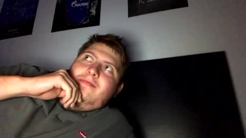 Snapshot of outflayd chatting on November 20, 2:01 am outflayd online show from November 20, 2:01 am