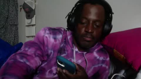 Snapshot of outkast8033 chatting on October 27, 6:17 am Dude online show from October 27, 6:17 am