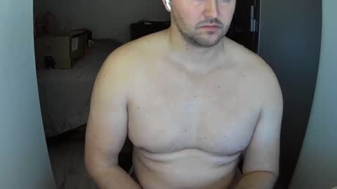 Snapshot of outside1991 chatting on December 12, 4:48 am outside1991 online show from December 12, 4:48 am