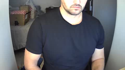 Snapshot of outside1991 chatting on December 23, 8:25 pm outside1991 online show from December 23, 8:25 pm