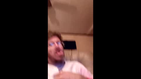 Snapshot of overbaybrian67 chatting on December 17, 6:19 am overbaybrian67 online show from December 17, 6:19 am