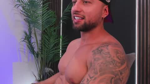 Maximus Owen online show from April 19, 6:10 pm