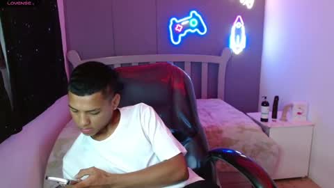 OWEN online show from December 20, 1:14 am